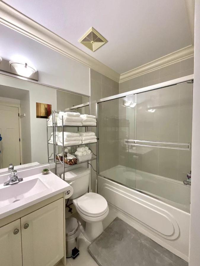 New Two-Bedroom Legal Suite With Parking White Rock Exterior foto